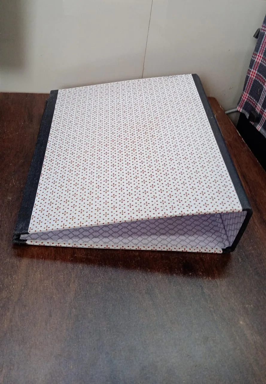 Button Clip Box File Paper Holder Organizer, School Office Home For Documents (3528 Cm / 1 Pc / MOQ :- 4 pc